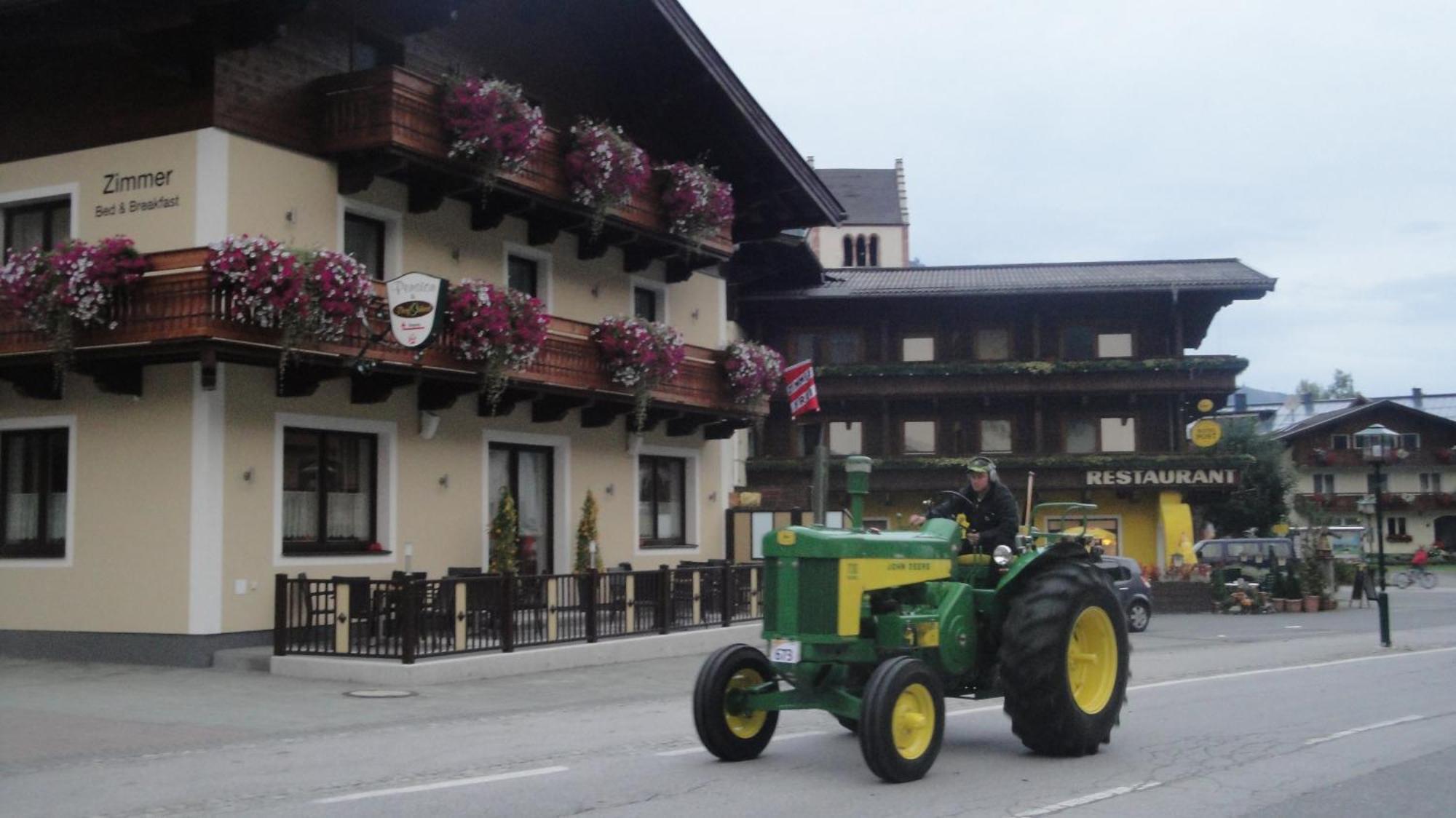 Pension Dorfplatzl Fusch an der Grossglocknerstrasse Exterior foto